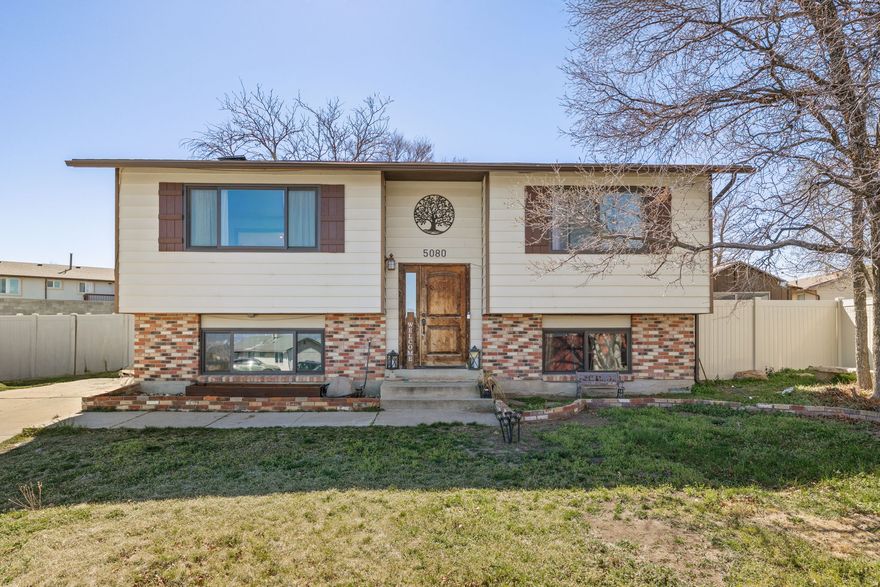 Well-kept Kearns home with bright open living space and functional layout. Private yard with room to relax or entertain. Convenient location near parks, schools, and shopping. Move-in ready with strong value in an established neighborhood.