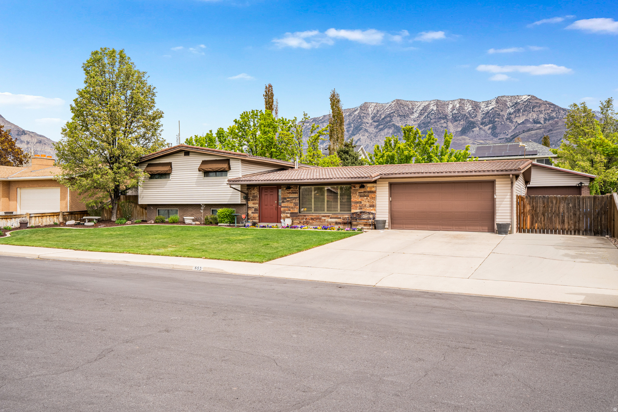 SOUTHGATE PARK - Residential