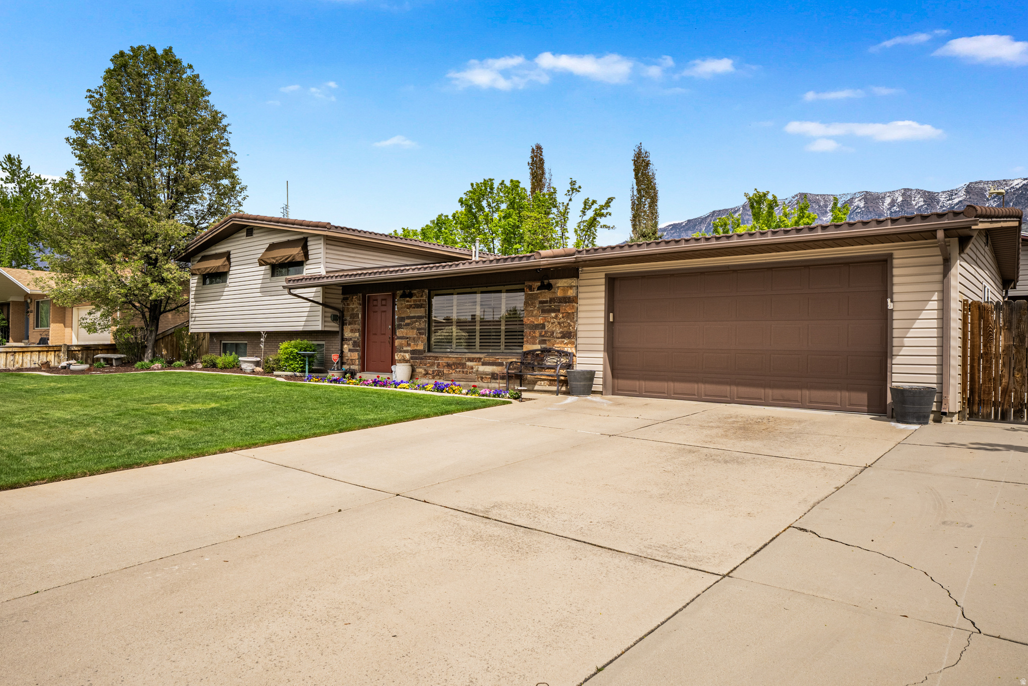 SOUTHGATE PARK - Residential