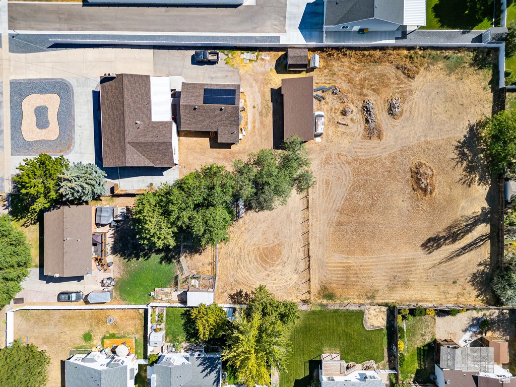 Photo of 1940 S MAIN ST, Clearfield, UT 84015 (MLS # 2107011)