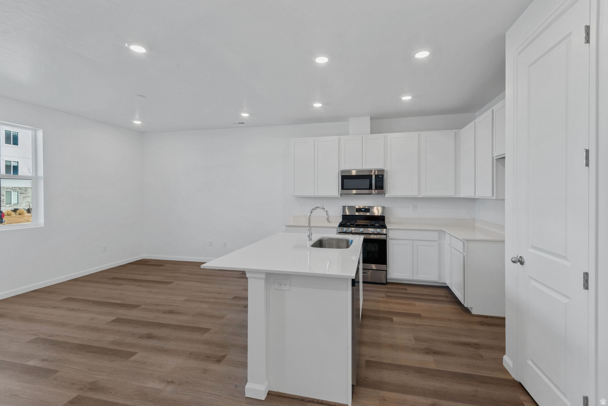 VILLAGES AT ARROWHEAD PARK - Residential