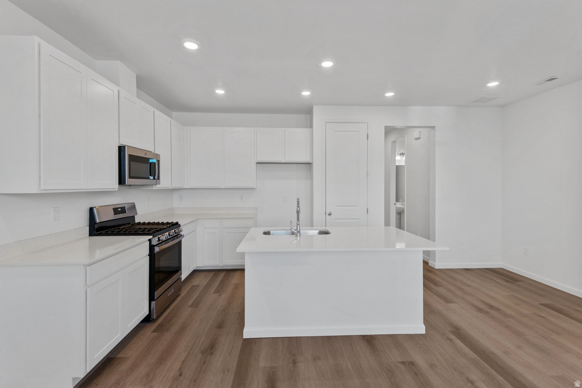 VILLAGES AT ARROWHEAD PARK - Residential