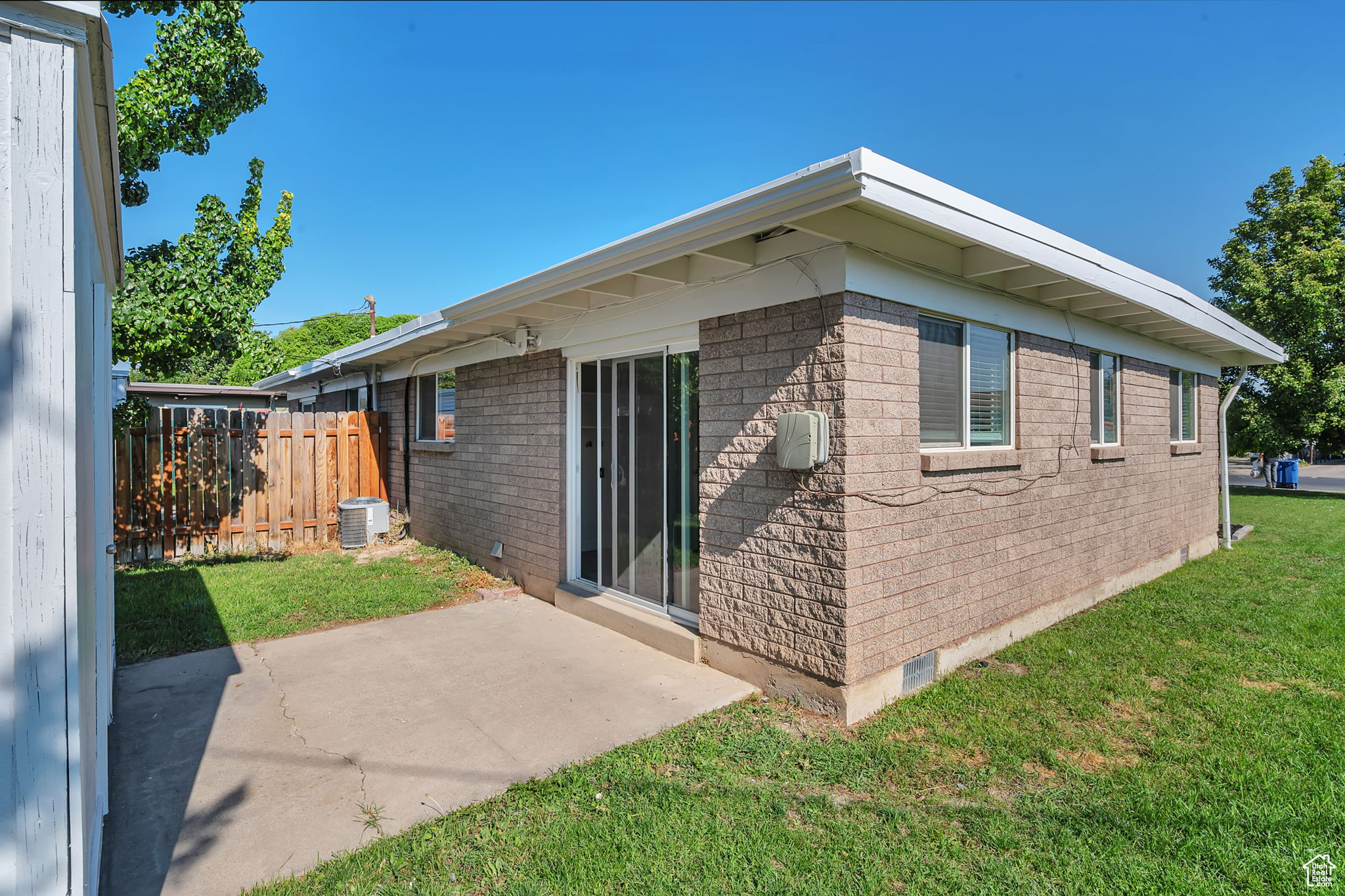 ROLLING MEADOWS - Residential Income