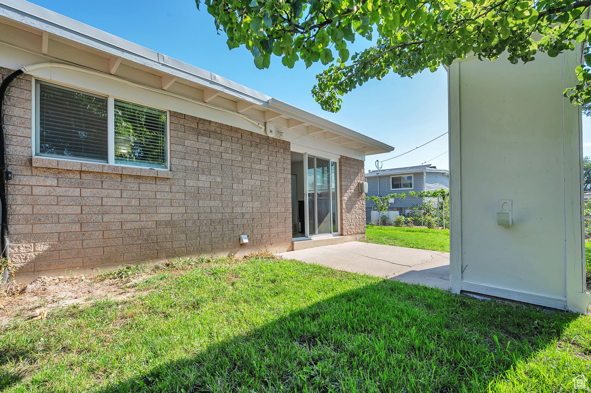 ROLLING MEADOWS - Residential Income