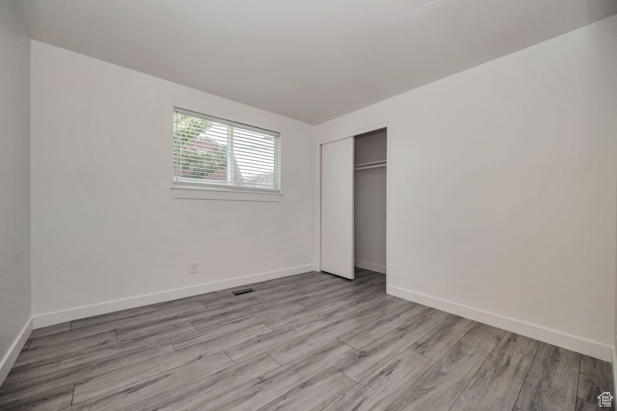 ROLLING MEADOWS - Residential Income