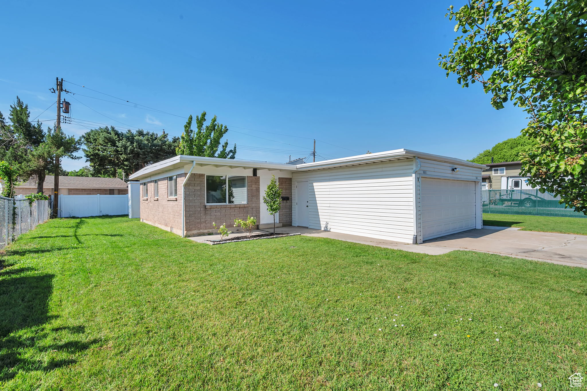 ROLLING MEADOWS - Residential Income