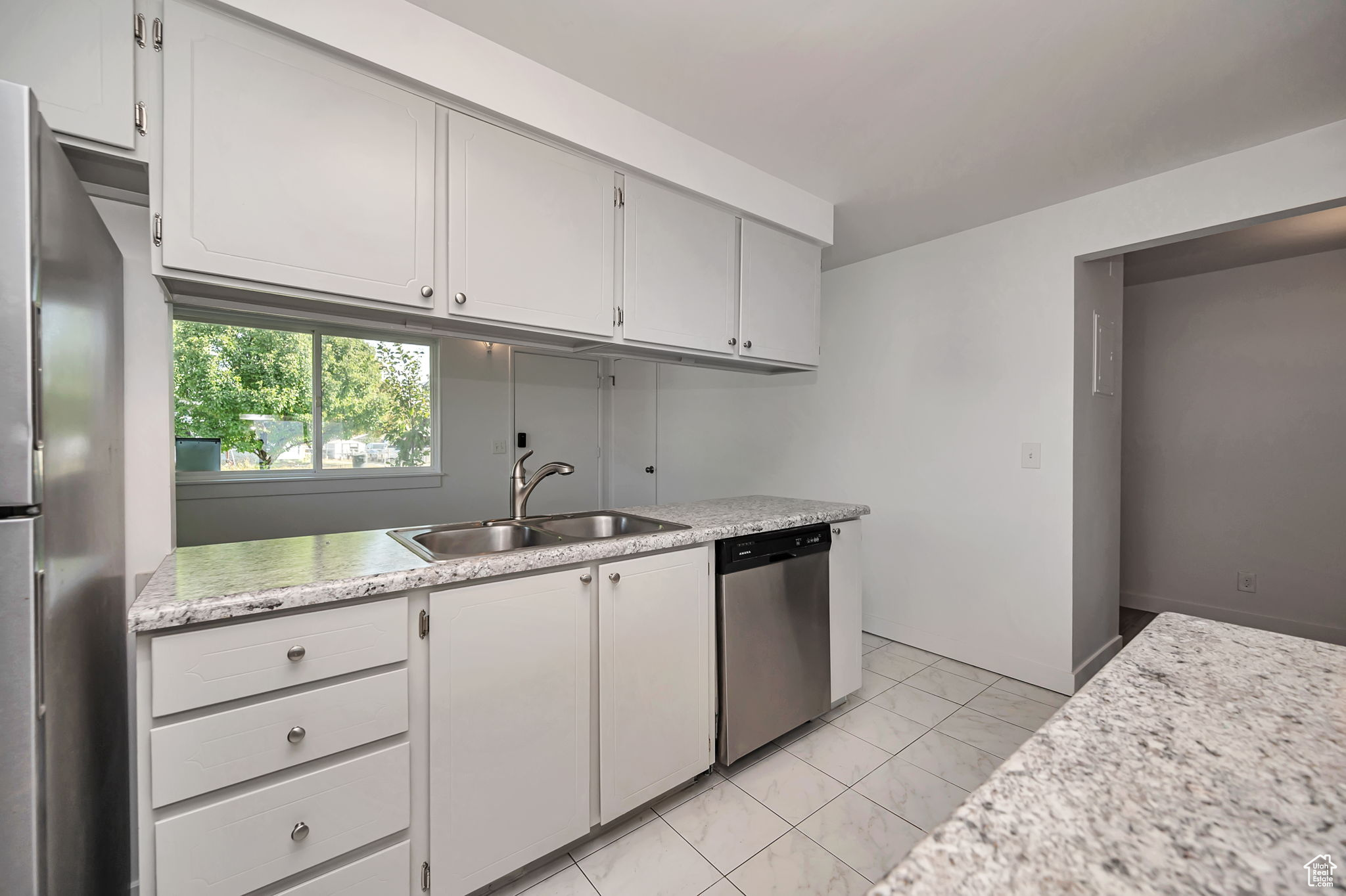 ROLLING MEADOWS - Residential Income