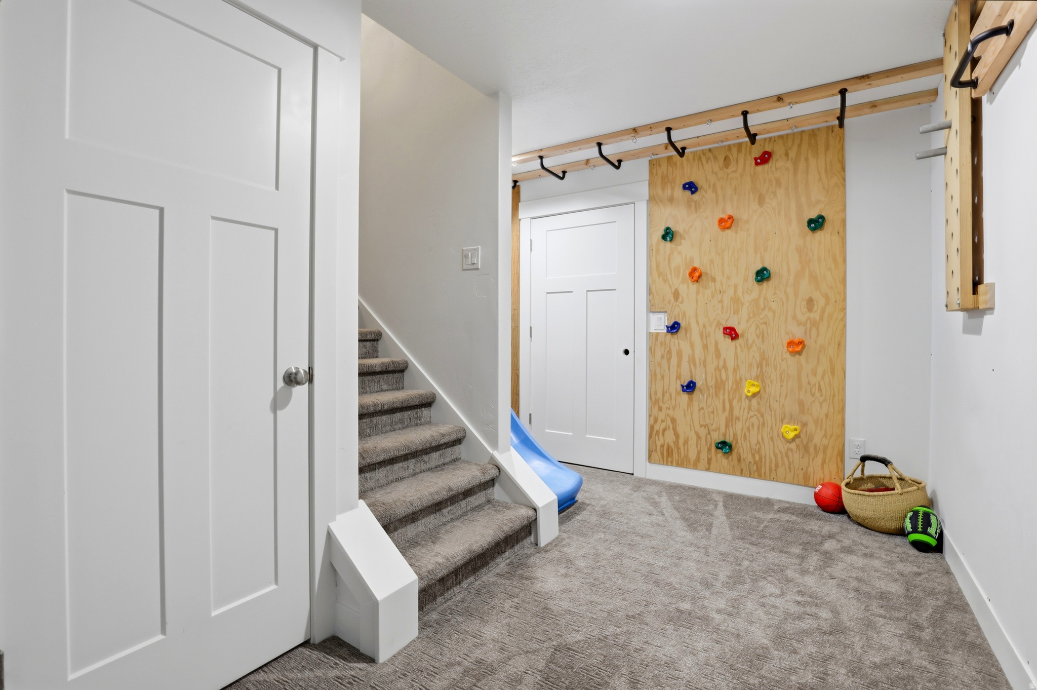 KENNINGTON PARKWAY - Residential