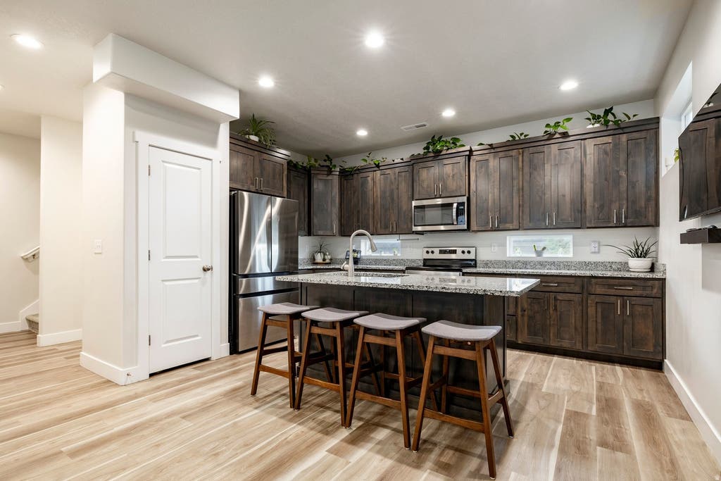 Photo of 668 S 400 E, Clearfield, UT 84015 (MLS # 2174877)