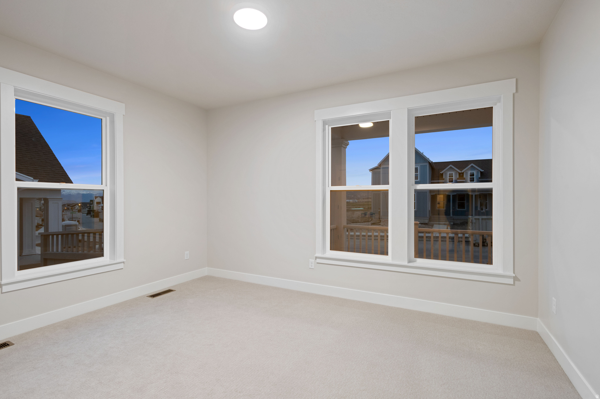 DAYBREAK - Residential