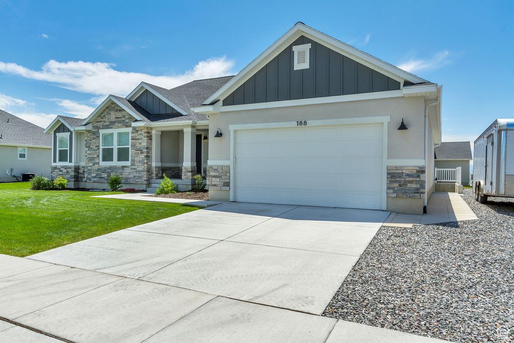 Photo of 188 E BRUIN DR, Eagle Mountain, UT 84005 (MLS # 2116357)