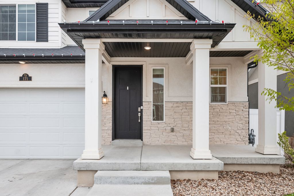 Photo of 171 E HIDDEN CREEK WAY, Saratoga Springs, UT 84045 (MLS # 2147792)
