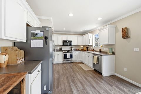 Tiny photo for 218 S 950 W, Spanish Fork, UT 84660 (MLS # 2147586)