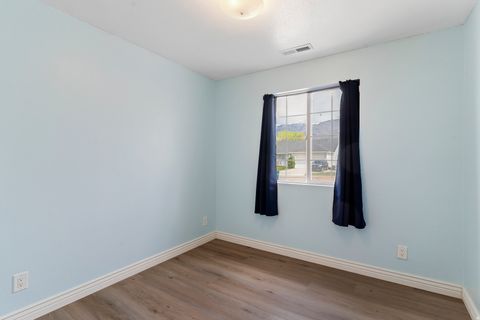 Tiny photo for 448 CHRISTINE WAY, Kaysville, UT 84037 (MLS # 2148870)