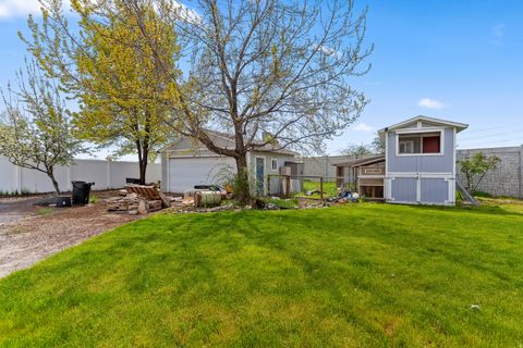 Tiny photo for 448 CHRISTINE WAY, Kaysville, UT 84037 (MLS # 2148870)