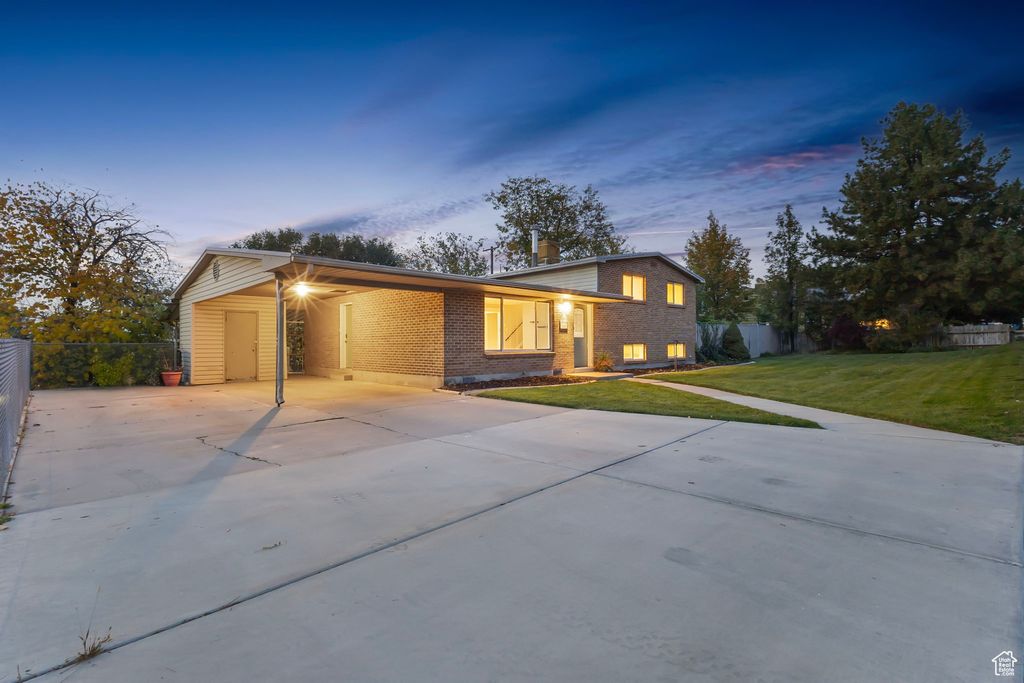 Photo of 735 N 1000 E, Lehi, UT 84043 (MLS # 2119708)