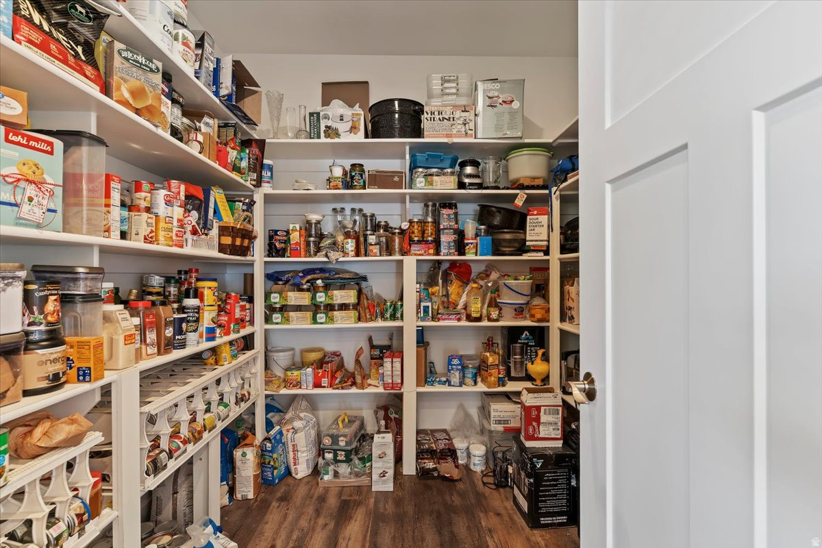 SPRING HOLLOW - Residential