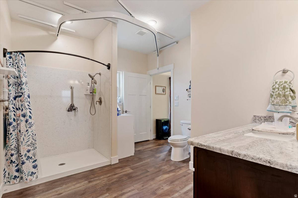 SPRING HOLLOW - Residential