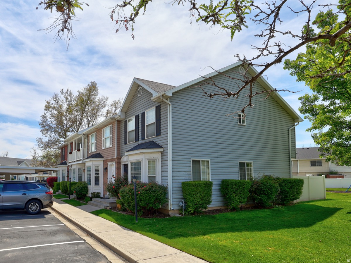 EASTGATE TOWNHOMES - Residential