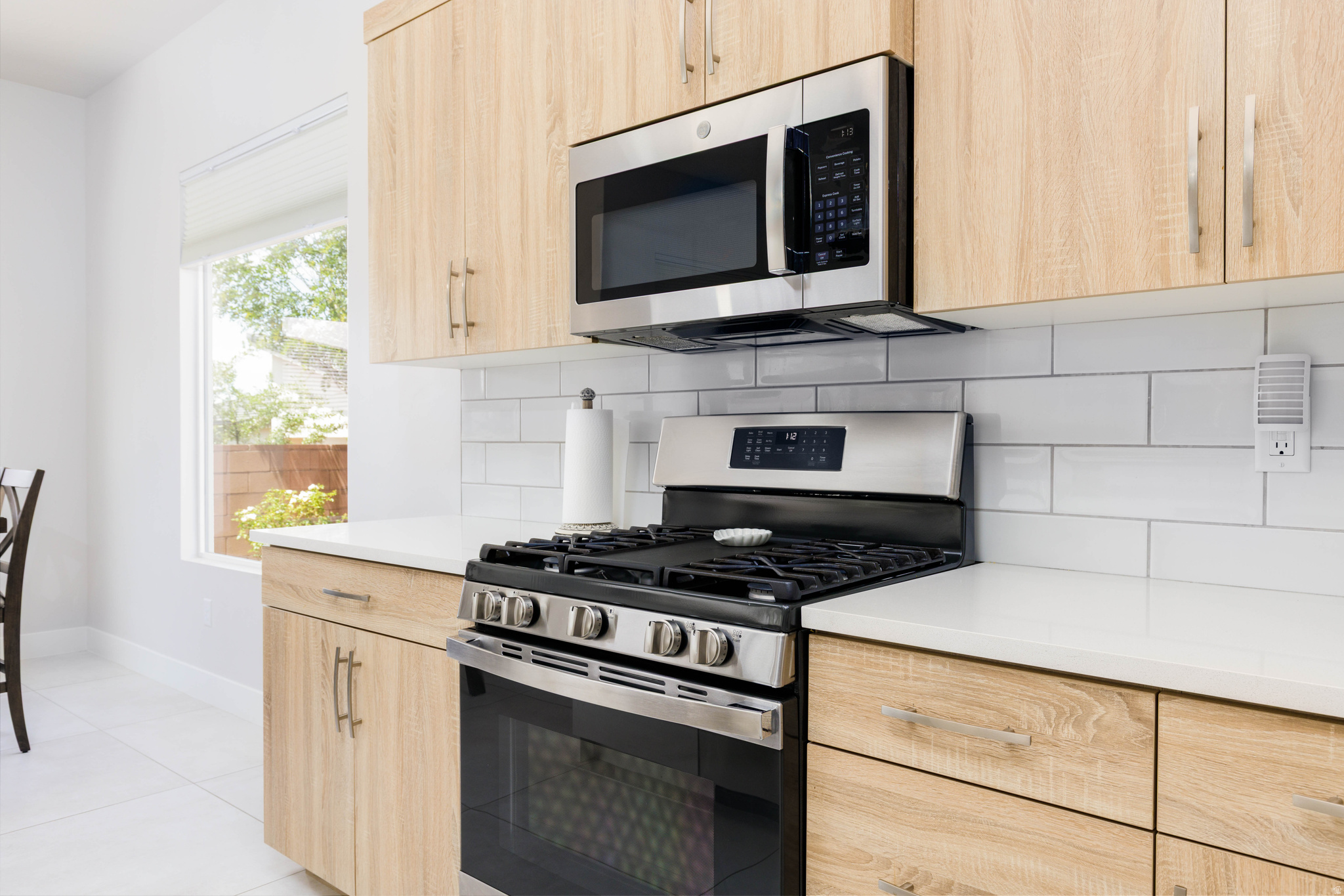 WARNER GATEWAY PH 4 - Residential