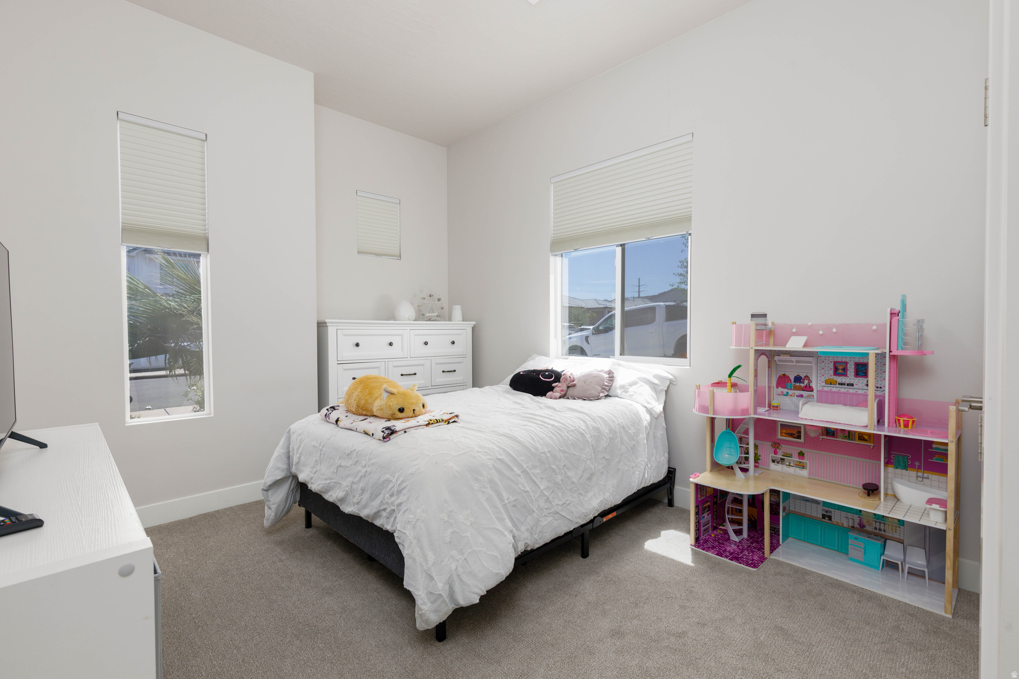 WARNER GATEWAY PH 4 - Residential