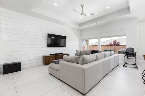 Tiny photo for 4552 S SOPHIA LN, Washington, UT 84780 (MLS # 2154319)