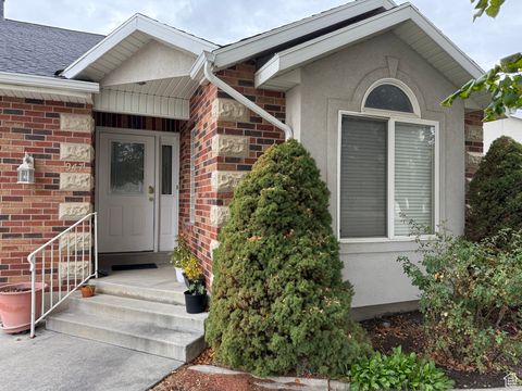Photo of 947 N 830 W, Orem, UT 84057 (MLS # 2115982)