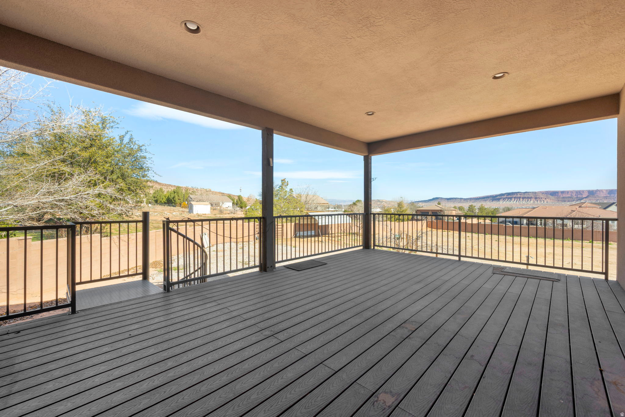 ROCKY BLUFFS SUB - Residential