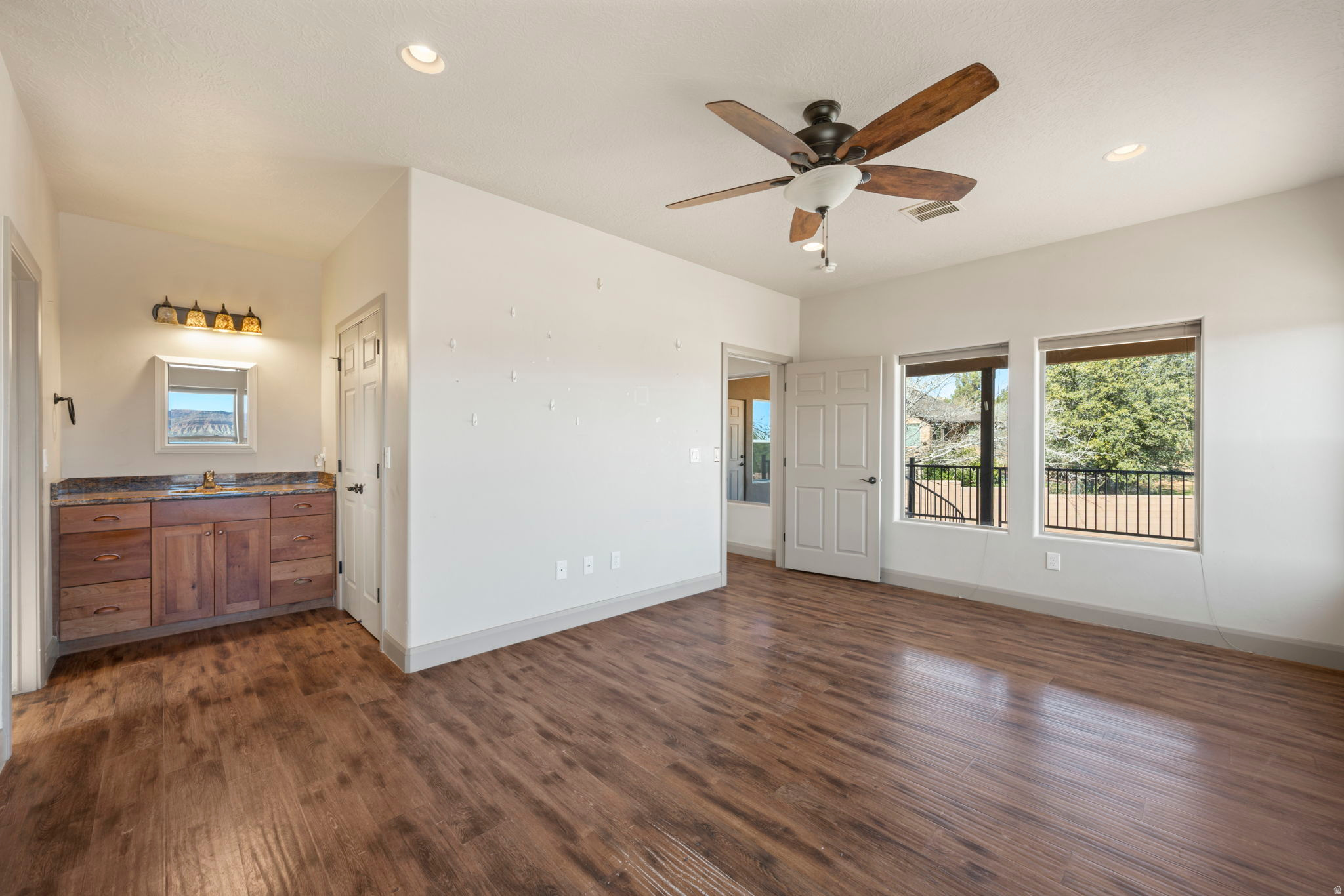 ROCKY BLUFFS SUB - Residential