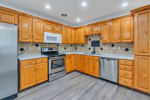Tiny photo for 2066 PARK ST, Provo, UT 84606 (MLS # 2161560)