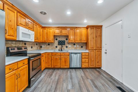 Tiny photo for 2066 PARK ST, Provo, UT 84606 (MLS # 2161560)