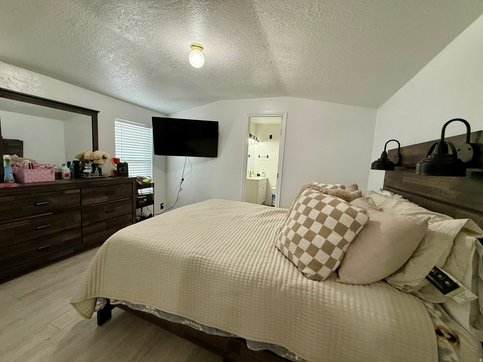 THE COVE MOBILE HOME - Residential