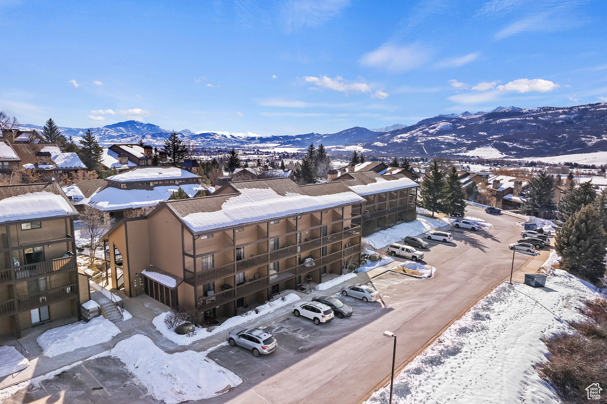 WOLF LODGE - Residential