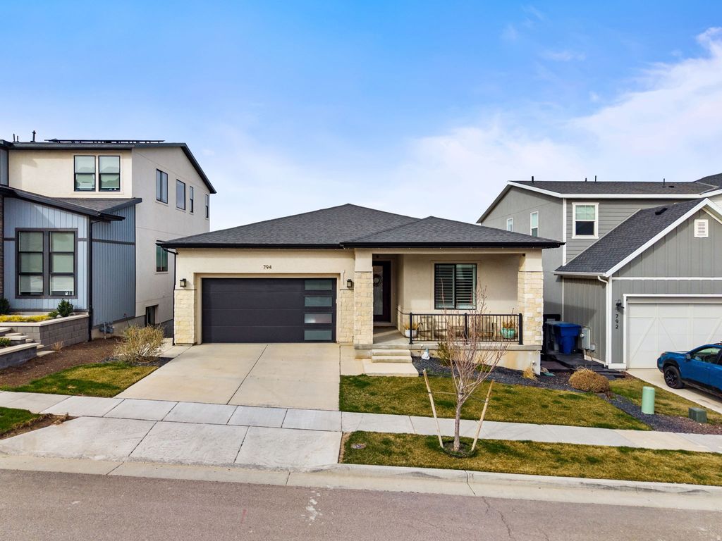Photo of 794 S MILLER AVE, North Salt Lake, UT 84054 (MLS # 2142548)