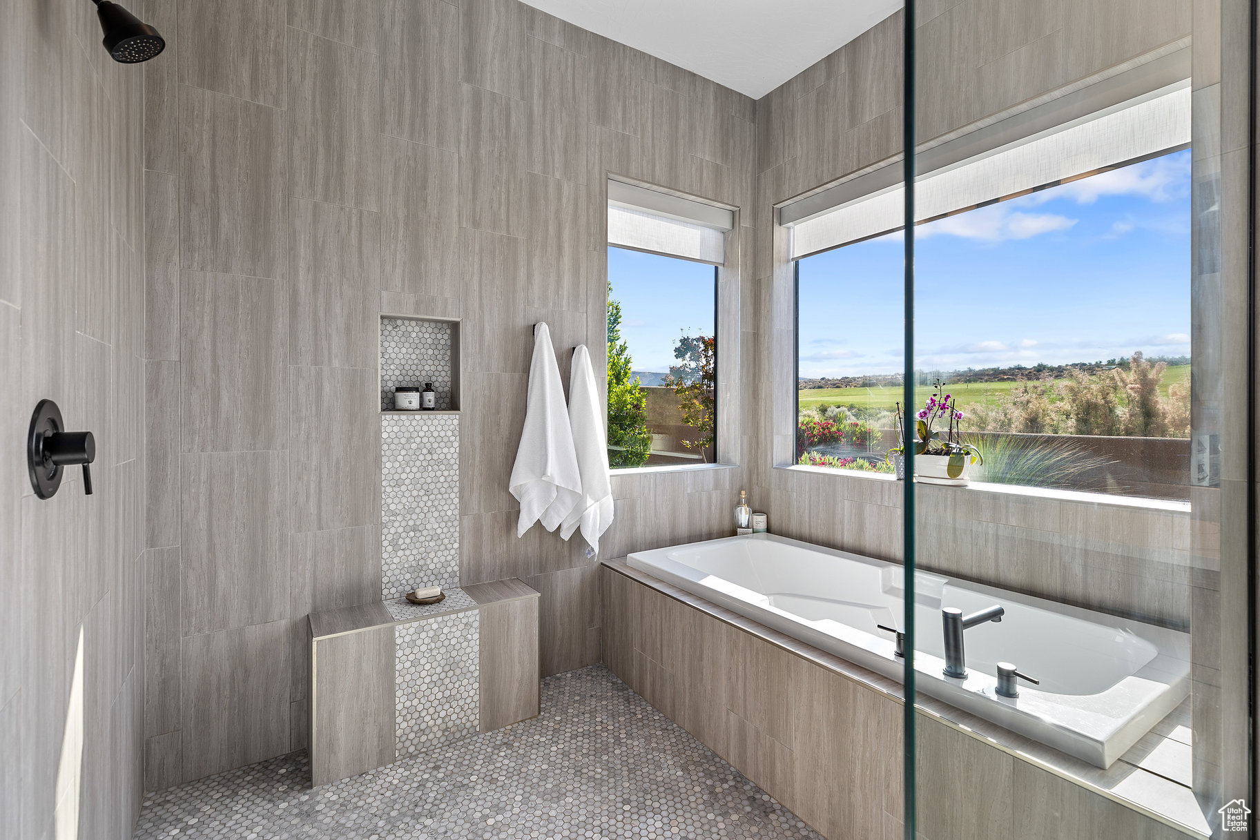 LEDGES OF ST GEORGE - Residential