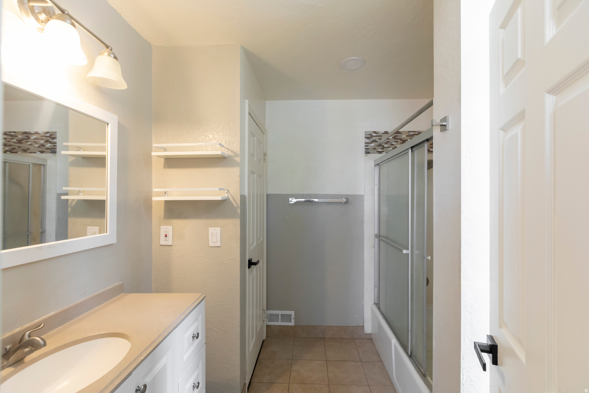 CREATIVE ESTATES - Residential