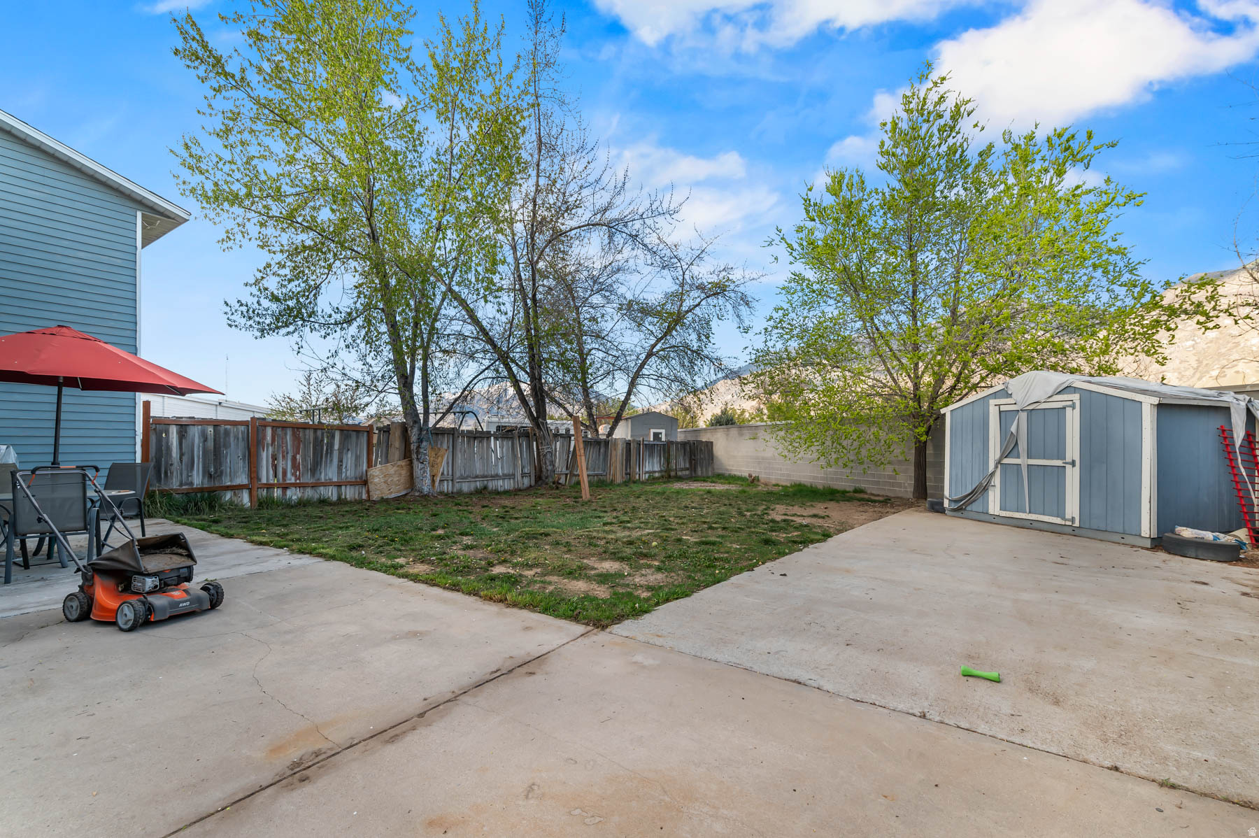 CREATIVE ESTATES - Residential