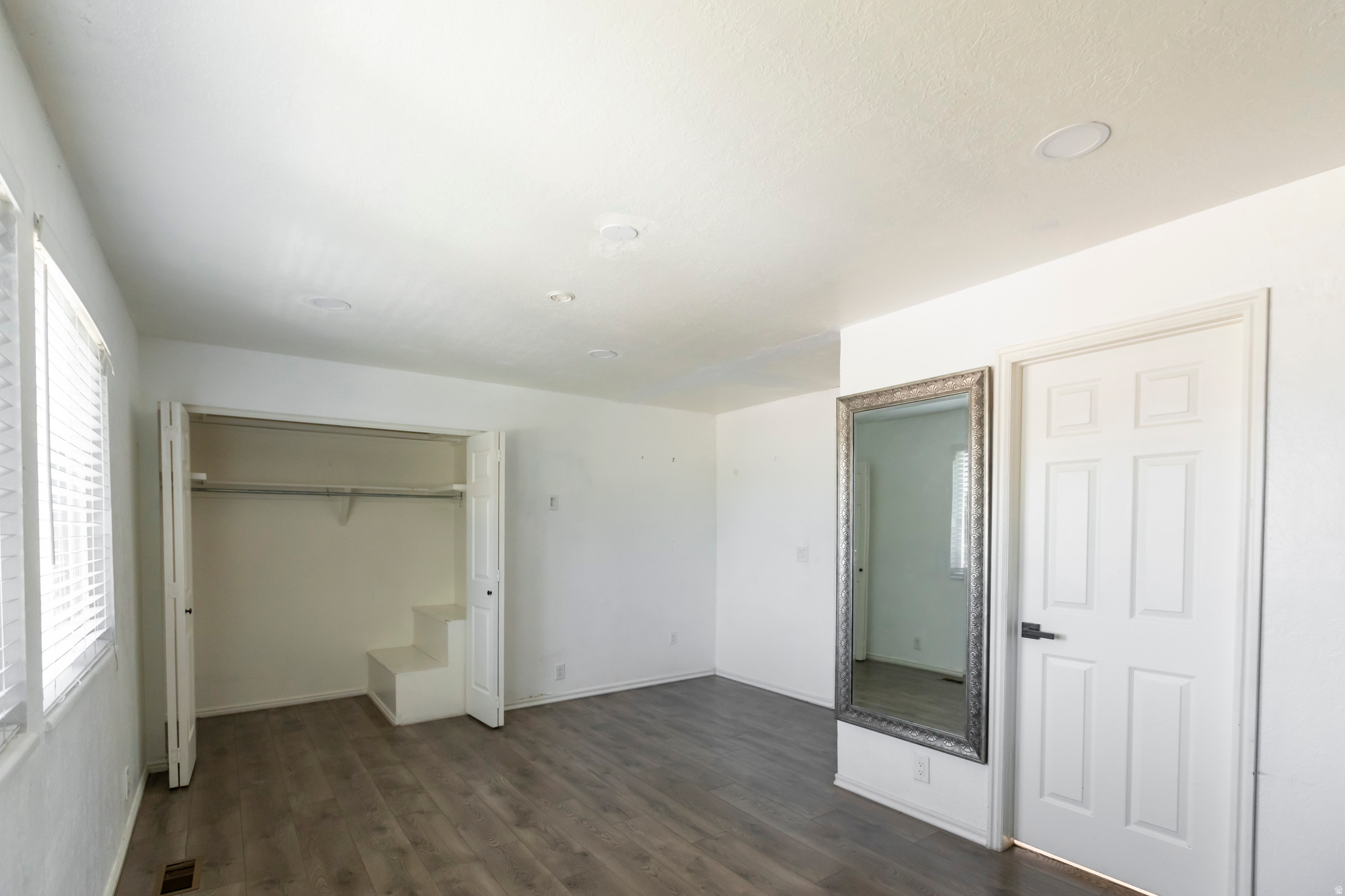 CREATIVE ESTATES - Residential