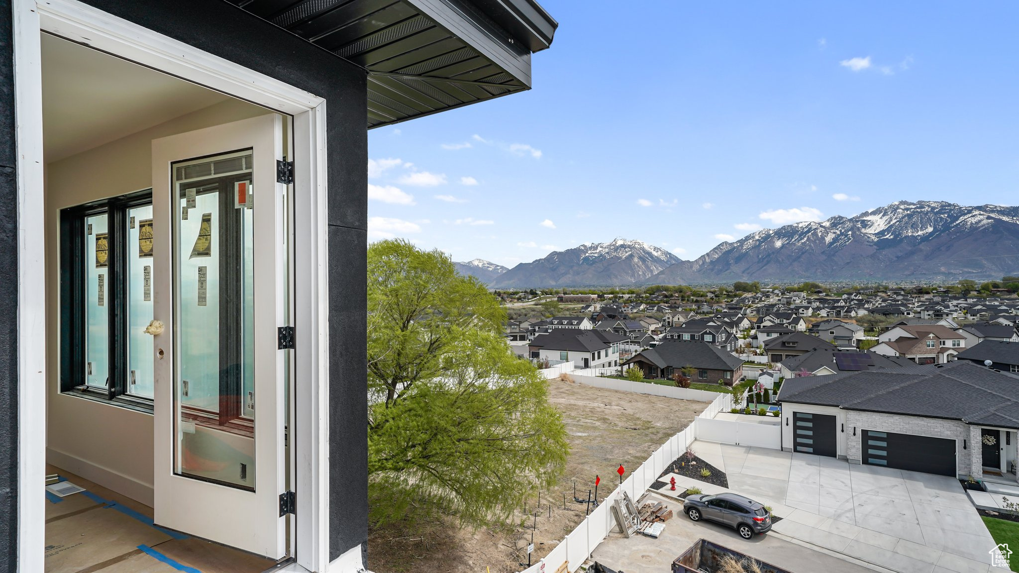 CLOVER RIDGE - Residential