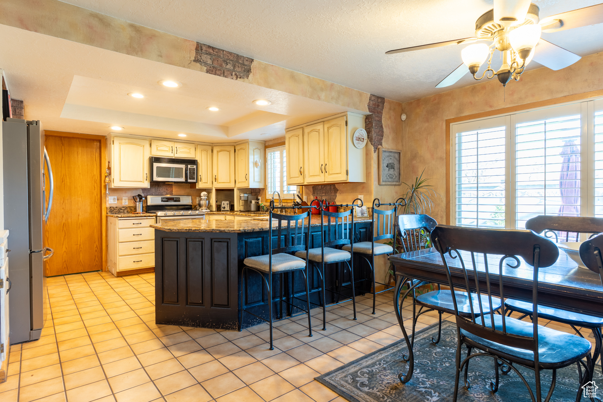 2548 E Cobblestone Way, Sandy, Utah image 8
