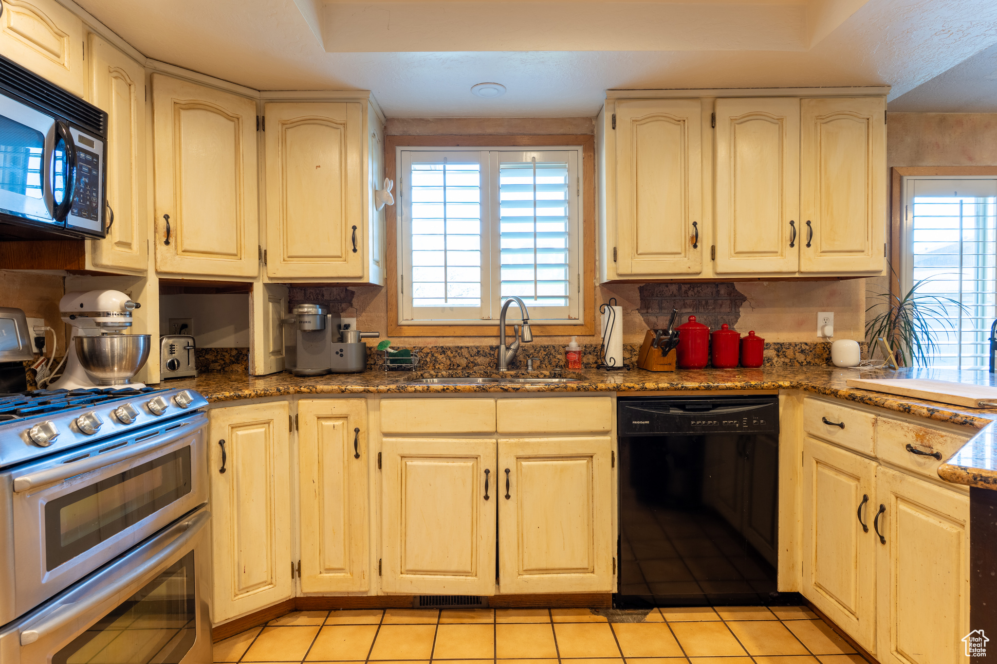 2548 E Cobblestone Way, Sandy, Utah image 9