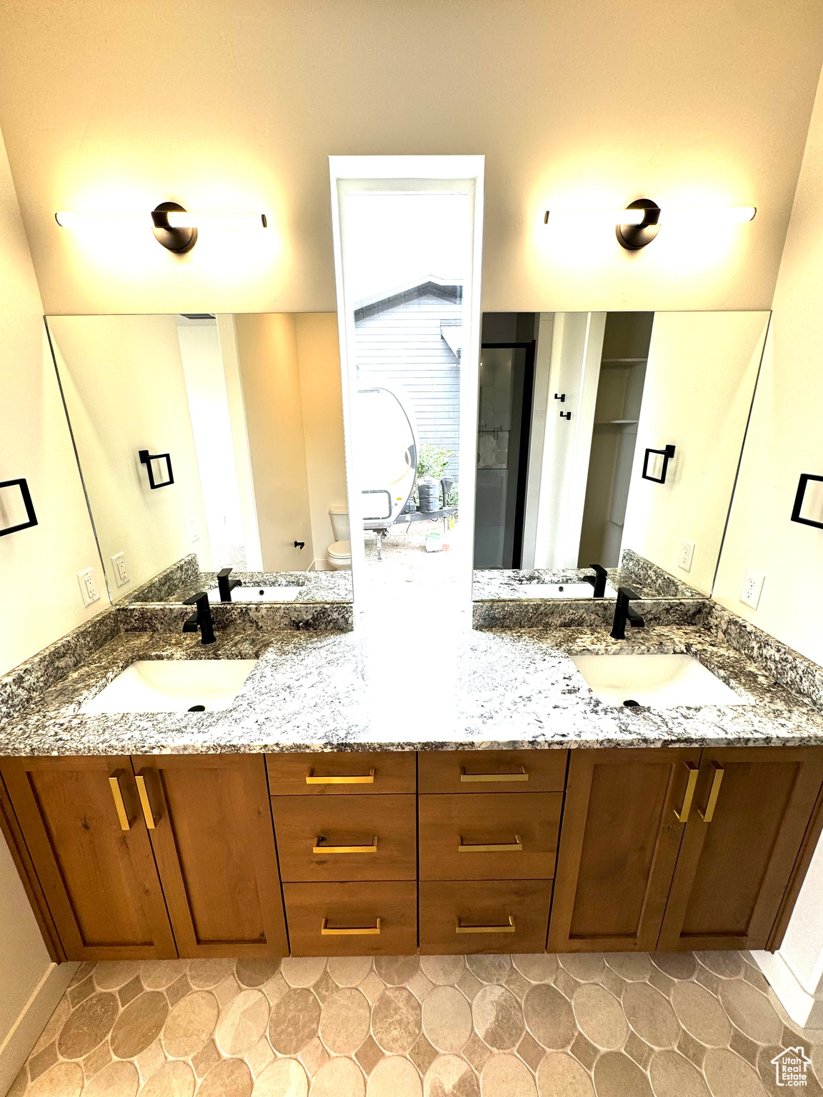 PERRY LANDING - Residential