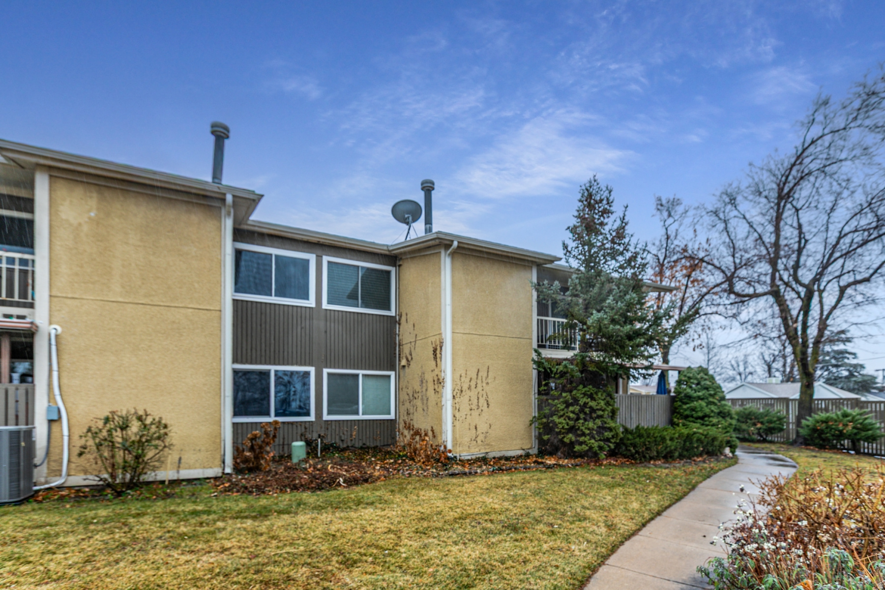 THREE FOUNTAINS - Residential