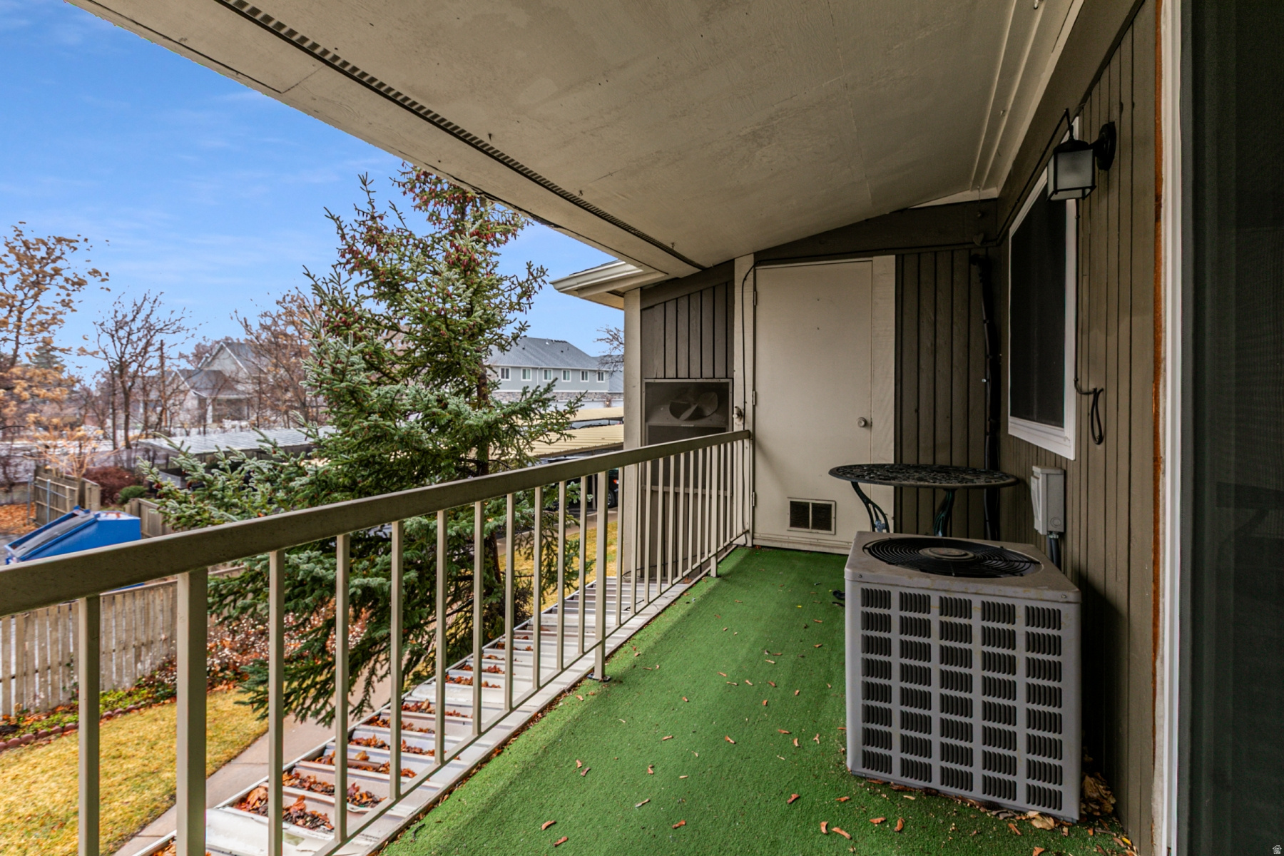 THREE FOUNTAINS - Residential