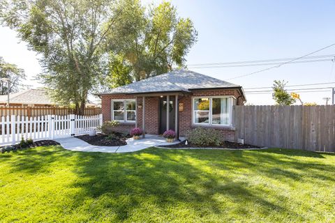 Tiny photo for 4504 S HOLLADAY CIR, Holladay, UT 84117 (MLS # 2117597)