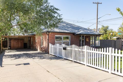 Tiny photo for 4504 S HOLLADAY CIR, Holladay, UT 84117 (MLS # 2117597)