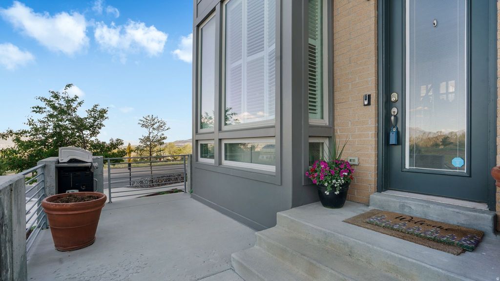 Photo of 4491 W DAYBREAK RIM WAY S, South Jordan, UT 84009 (MLS # 2157464)
