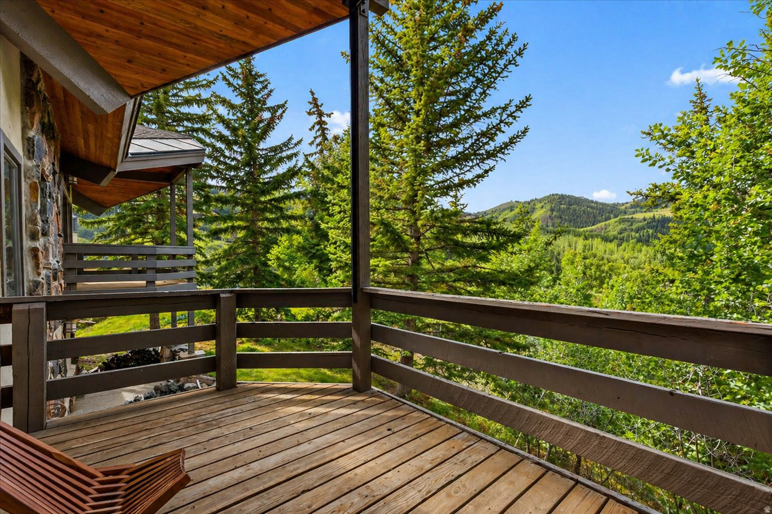 ONTARIO LODGE - Residential