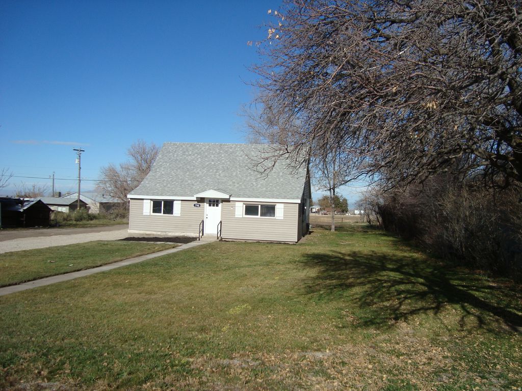 Photo of 798 W VINE ST, Tooele, UT 84074 (MLS # 2125162)