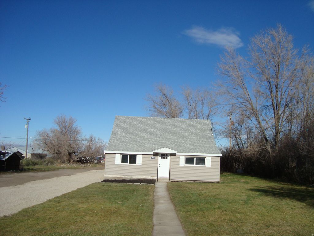 Photo of 798 W VINE ST, Tooele, UT 84074 (MLS # 2125162)